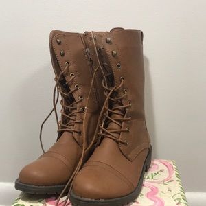 BROWN FAUX LEATHER COMBAT BOOTS